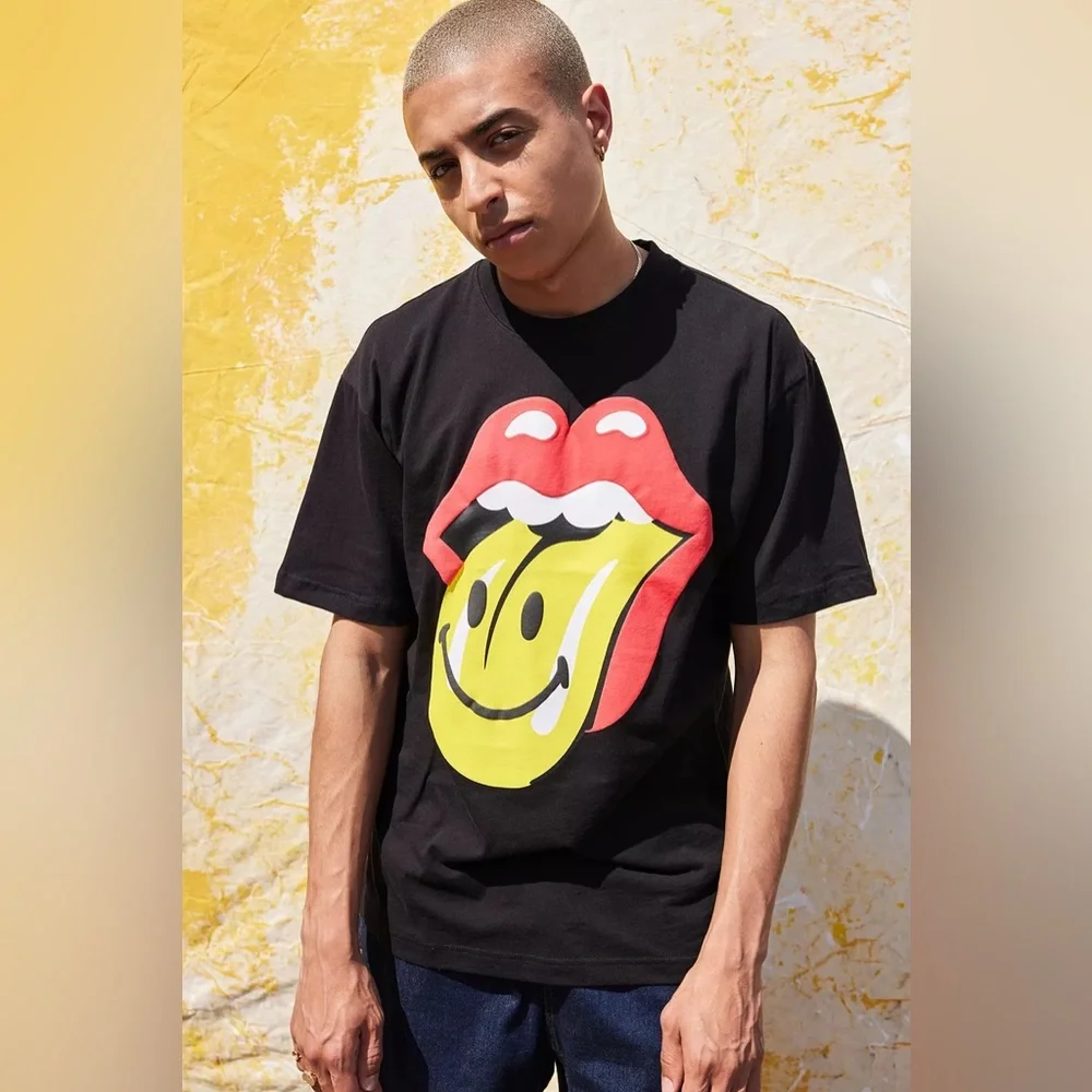 SOLD OIT NWT Unisex Market X Smiley X The Rolling Stones Black T-Shirt XL - Picture 1 of 12